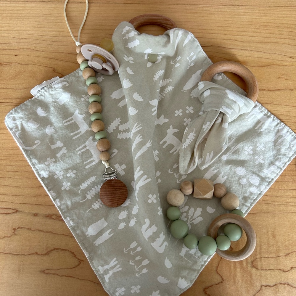 Woodland Print Kids Accessory Set - Green